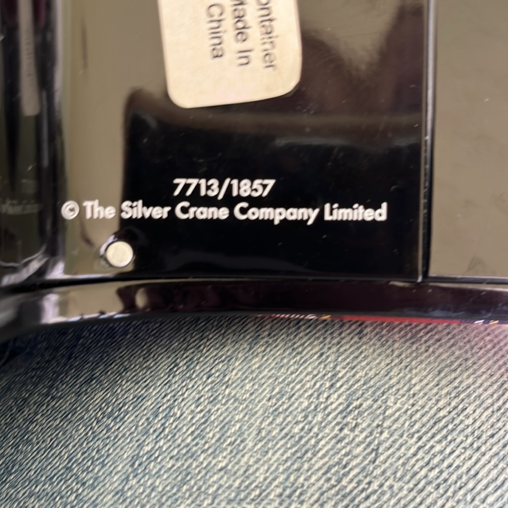 Scotty Dog-Shaped Tin Container - Picture 2 of 3